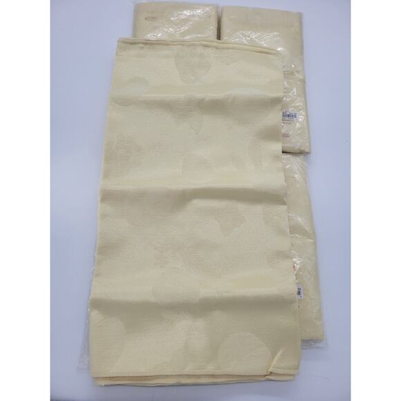 NEW Set of 4 Blossoms & Blooms Kohls Yellow Floral Spring Cloth Napkins 16"x17" - Picture 9 of 10